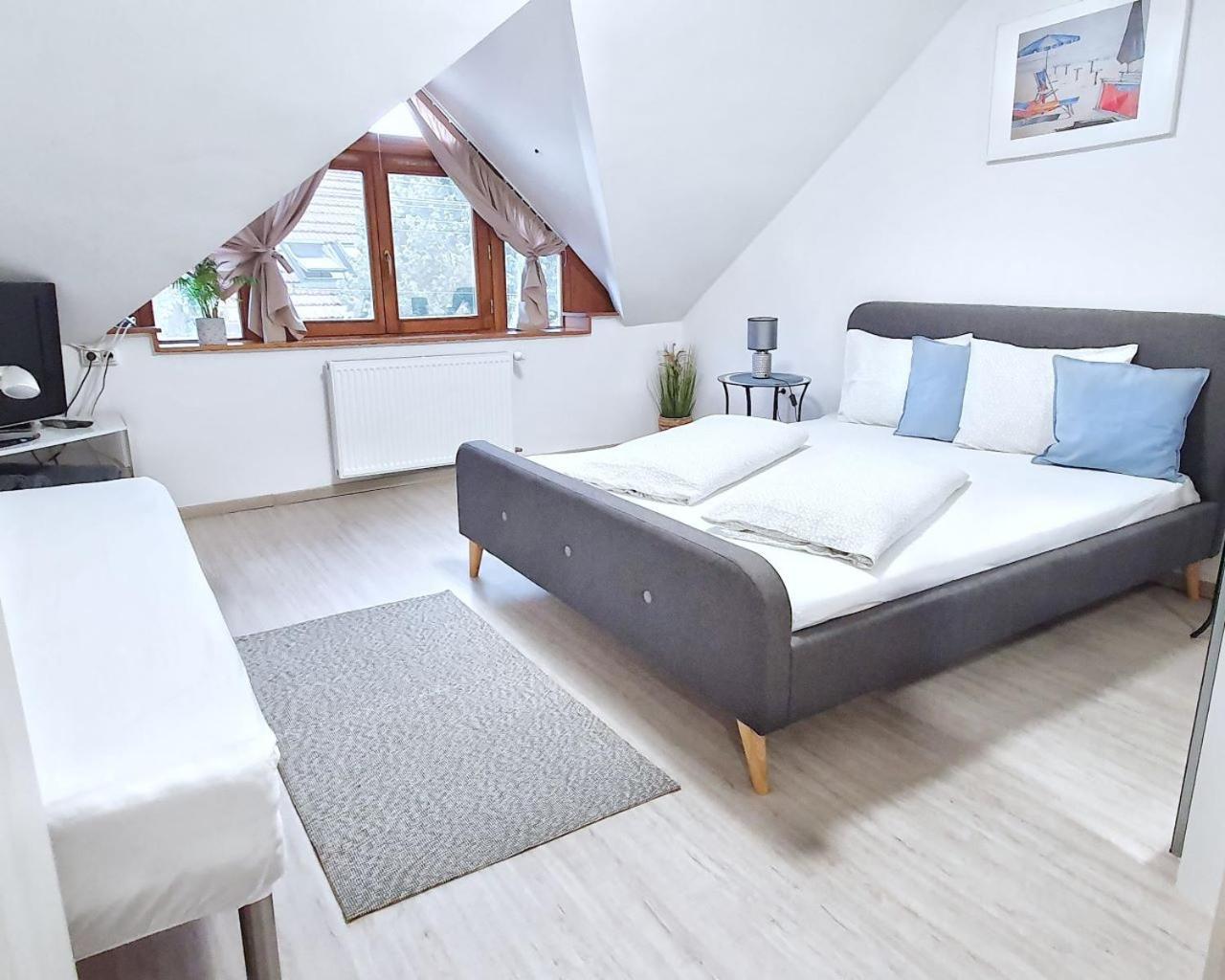 Dora Holiday House&Apartments Keszthely Exterior foto