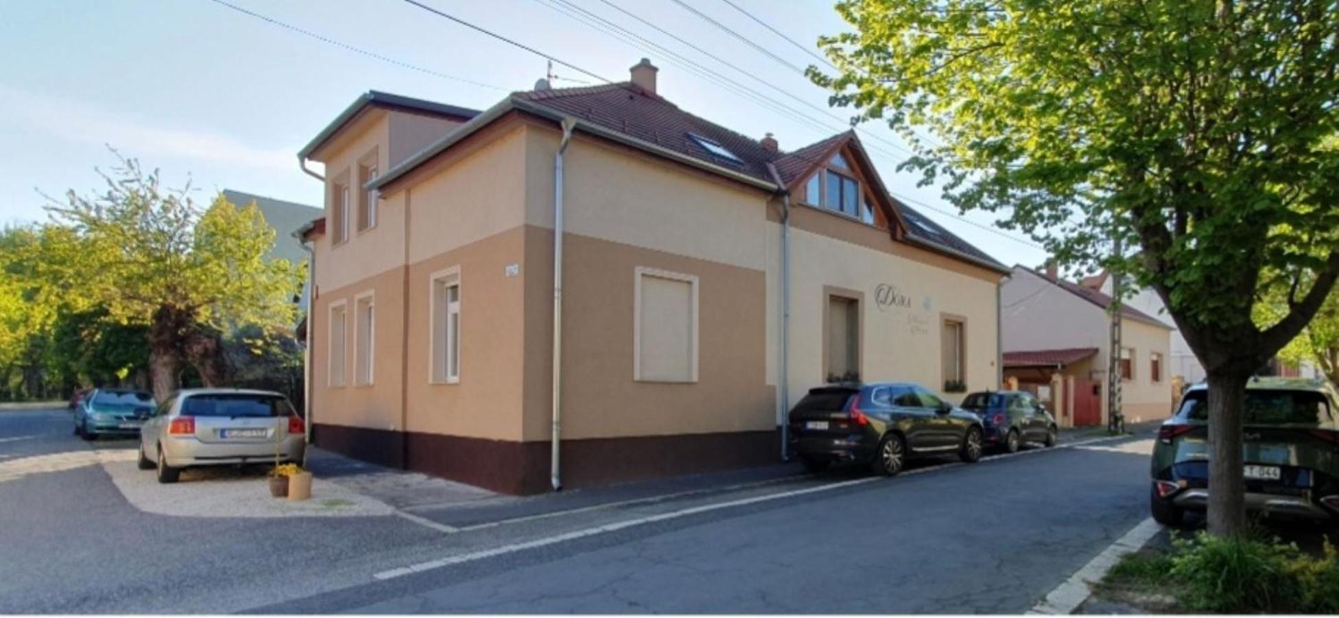 Dora Holiday House&Apartments Keszthely Exterior foto