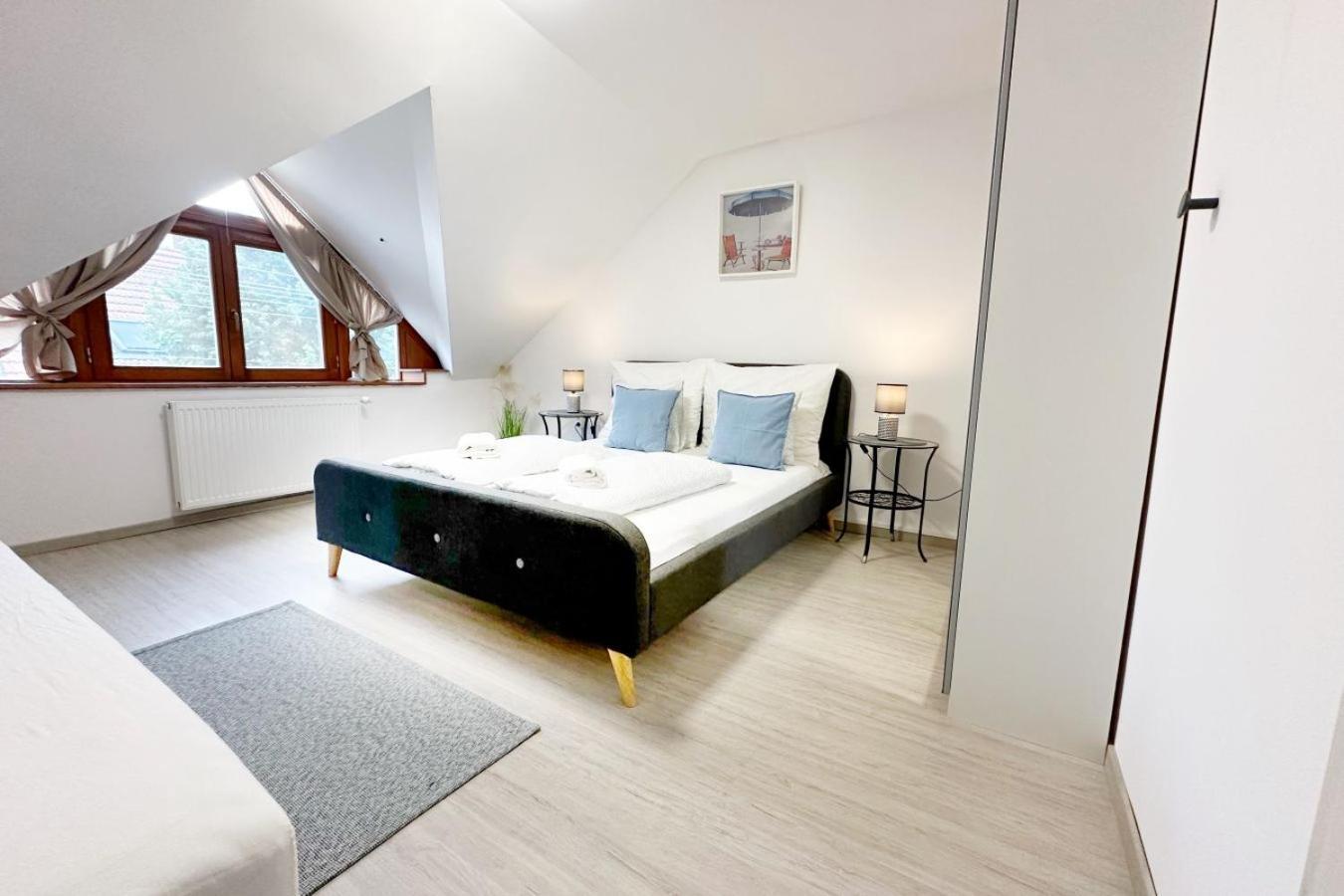 Dora Holiday House&Apartments Keszthely Exterior foto